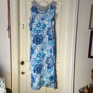 Maxi dress. Sleeveless size large